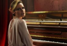 Η Σάσα Παπαλάμπρου live στη “Σφίγγα” με εκλεκτούς καλεσμένους!