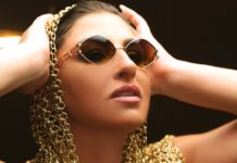 Έλενα Παπαρίζου – “Μαύρα γυαλιά”