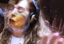 Ελένη Δήμου – “Πάρε με στο τηλέφωνο” (διασκευή)