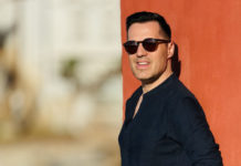 Αδάμ Τσαρούχης – “Αυγουστιάτικο φιλί”