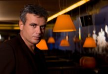 Ο Μανώλης Λιδάκης επιστρέφει συναυλιακά στο CT Garden, μαζί με τον Θοδωρή Κοτονιά και τη Σαββέρια Μαργιολά!