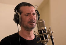 Νίκος Στρατάκης – “Είμαστε δυο κύματα”