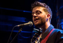 Ο Νίκος Χριστόπουλος με τους Polite Blue στον Σταυρό του Νότου…