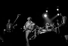 Οι Αρχιτέκτονες της Rock, Dire Straits!