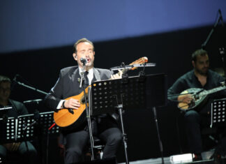 «Τραμπάλα», ο Κώστας Μακεδόνας παρουσιάζει το νέο του album σε μουσική Γιάννη Χριστοδουλόπουλου και στίχους Λευτέρη Παπαδόπουλου!