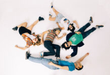 Super Stereo – “Μαχαίρια”