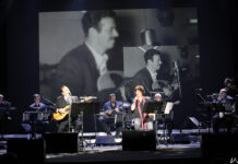 Ο Κώστας Μακεδόνας και η Φωτεινή Βελεσιώτου πρόσφεραν ένα απολαυστικό αφιέρωμα στα τραγούδια του Βασίλη Τσιτσάνη!