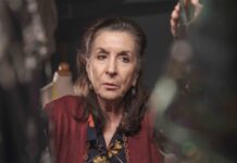 Ο μονόλογος μιας μοδίστρας, συγκινεί στο Θέατρο Ιλίσια Βολανάκης! Με τη Νένα Μεντή…