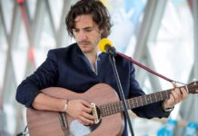 Jack Savoretti: Ο τροβαδούρος που αγάπησε την Ελλάδα, τον αγαπήσαμε όμως και εμείς…!
