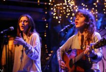 Οι Σκιαδαρέσες live στο Floyd