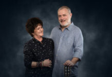 Συναυλία στο σκοτάδι με την Φωτεινή Βελεσιώτου και τον Παναγιώτη Μάργαρη…