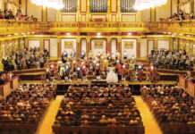 Η Ορχήστρα Μότσαρτ της Βιέννης έρχεται στο Christmas Theater για μια γιορτινή πρωτοχρονιάτικη συναυλία!