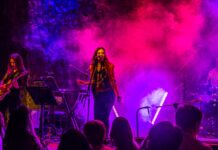 Η Φρόσω Στυλιανού με… «Αυτά που δεν πρέπει», ξανά στη σκηνή του Σταυρού του Νότου!