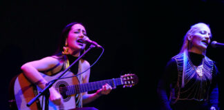 Η Ελένη και η Σουζάνα Βουγιουκλή επιστρέφουν στη σκηνή του Theatre Of The No