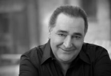 “Νύχτα ξελογιάστρα” θα ζήσει το Καλλιμάρμαρο! Η μεγάλη συναυλία για τον Βασίλη Καρρά