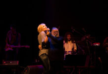 Συναυλία – Αφιέρωμα στον Θάνο Μικρούτσικο με τη Ρίτα Αντωνοπούλου & τους Ρεβάνς