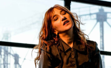 Μαρία Παπαγεωργίου – “Υπάρχει κάποιος”