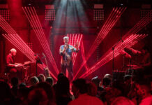 Ο Φοίβος Δεληβοριάς βγάζει τον “Χάρτη” του και …περιοδεύει!