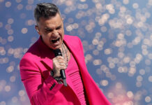 Robbie Williams: O έκπτωτος άγγελος της βρετανικής ποπ που δεν φοβήθηκε ποτέ να τσαλακωθεί!