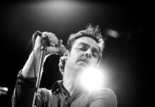 Ο Δώρος Δημοσθένους υποδέχεται τη νέα χρονιά στο Half Note με… Elvis Presley!