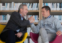 “Κάθε Τρίτη με τον Μόρι”, μια θεατρική εμπειρία για τη ζωή, την αγάπη και την ανθρώπινη ψυχή στο Θέατρο Ιλίσια Βολανάκης