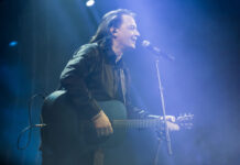 Ο Γιάννης Κότσιρας επιστρέφει στην Κεντρική σκηνή του Σταυρού Του Νότου!