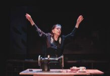 Η Νένα Μεντή συγκινεί και τη νέα σεζόν ως “μοδίστρα”, στο Πτι Παλαί!