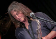 Ο David Lynch παρουσιάζει το νέο του άλμπουμ στον Φιλολογικό Σύλλογο Παρνασσός