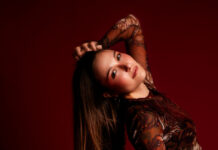 Η νέα ερμηνεύτρια Μελίνα Μαβίδου live στο θρυλικό «Πατάρι»