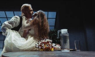 mexri_na_svisoun_t_astra_theater_2025_11_004