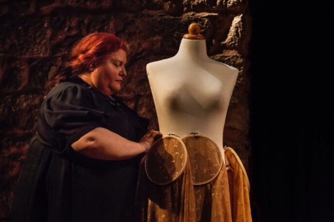 mpoumpou_theater_2025_11_002_kolla_dimitra