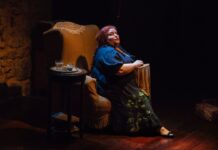 Η Μπουμπού συνεχίζει να συγκινεί στο θέατρο Εν Αθήναις