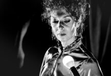 «Το πορτρέτο», μία παράσταση ύμνος στην Πηνελόπη Δέλτα, με τη Δήμητρα Παπαδήμα, στο Από Μηχανής Θέατρο