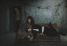 Φιλαρέτη Κομνηνού & Αναστάσης Ροϊλός πρωταγωνιστούν στην “Misery”, μια καθηλωτική ιστορία στο Θέατρο Άνεσις…