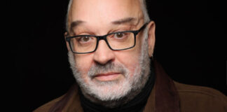 Ο Γιώργος Μουκίδης ζωντανεύει την μουσική του ιστορία στην Οδό Λυσίου