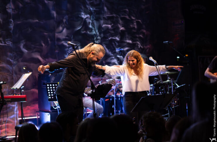 “Ρίζες & Ρεύματα” στη σκηνή του Club του Σταυρού του Νότου, με τους Γιώργο Νικηφόρου Ζερβάκη και Βιολέτα Ίκαρη