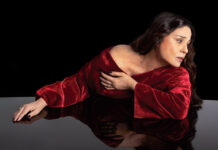 Η Μαρία Τζομπανάκη γίνεται η “Φλαντρώ” στο θέατρο Αλάμπρα!