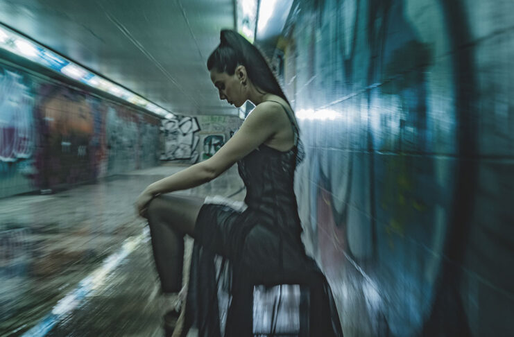 Η Σοφία Μανουσάκη κυκλοφορεί το album “1st”, σε μουσική Στέφανου Κορκολή και στίχους Γεράσιμου Ευαγγελάτου Σοφία Μανουσάκη