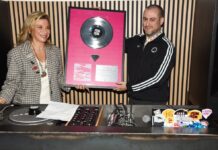 Η «Ανισόπεδη Ντίσκο» του Pan Pan έγινε διαμαντένια! Παρουσίαση και του νέου του album…