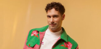 Ο Σταύρος Νιφοράτος σε μια μουσική συνάντηση στον Σταυρό του Νότου Club