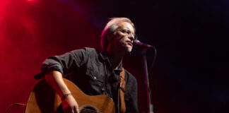 Ο Μίλτος Πασχαλίδης ανεβαίνει και φέτος στο Θέατρο Βράχων για την καθιερωμένη, μεγάλη καλοκαιρινή του συναυλία