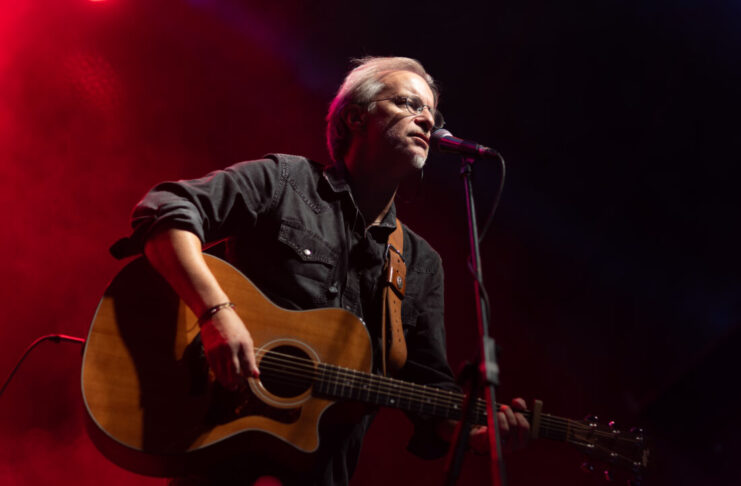 Ο Μίλτος Πασχαλίδης ανεβαίνει και φέτος στο Θέατρο Βράχων για την καθιερωμένη, μεγάλη καλοκαιρινή του συναυλία