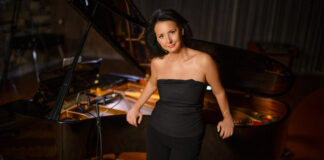 Η Ιωάννα Καλογεράκη κυκλοφορεί «Τα Τσαλακωμένα», σε ποίηση Γιάννη Θεοδωράκη