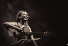 Η Ιουλία Καραπατάκη μαζί με τους Αταρ του Ταρ, live στο Κύτταρο!