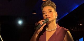 “Μεγάλης Άνοιξης Αγάπη” με την Άρτεμη Ματαφιά στην Αμαξοστοιχία – Θέατρο το Τρένο στο Ρουφ