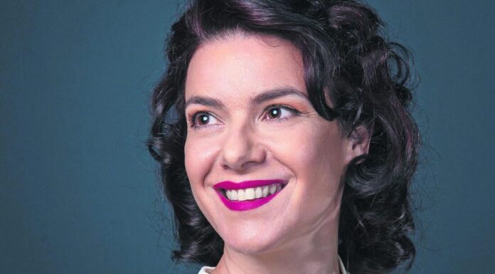 Monsieur Minimal feat Ανδριάνα Μπάμπαλη – “Θέλω”