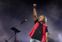 Ο Βασίλης Παπακωνσταντίνου ανεβαίνει στο Θέατρο Βράχων για τη μεγάλη καθιερωμένη καλοκαιρινή του συναυλία!