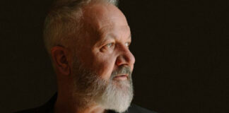 “30 Χρόνια Μέρες Αδέσποτες” θα γιορτάσει ο Χρήστος Θηβαίος στο Θέατρο Βράχων! Μαζί του εκλεκτοί φίλοι καλλιτέχνες