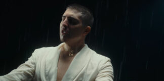 Ο good job nicky οπτικοποίησε το “Dark side of the moon”