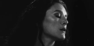 Η Jessie Ware κυκλοφόρησε το νέο άλμπουμ Superbloom